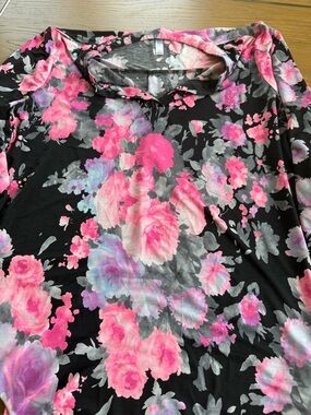 Women's Floral Cutout Back Blouse - Pink on Black